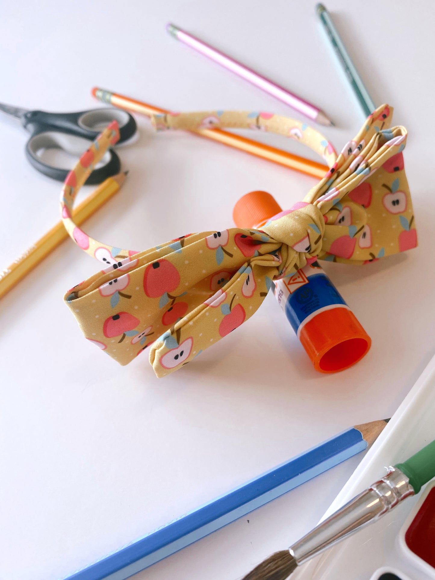 Apple print headband with bow