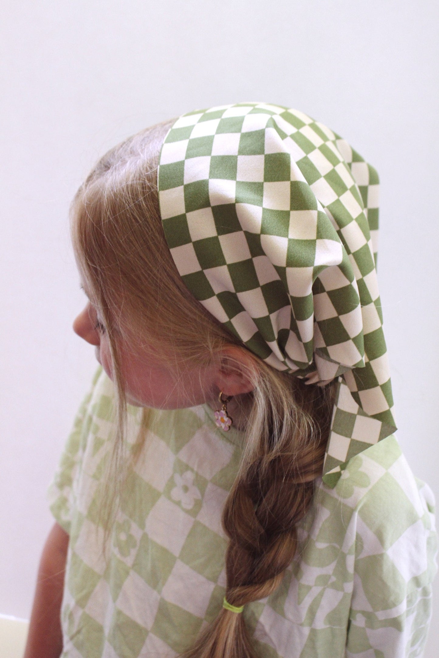 checkered banded hair kerchief