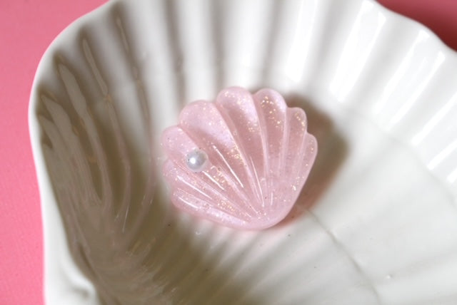 pink shell clip