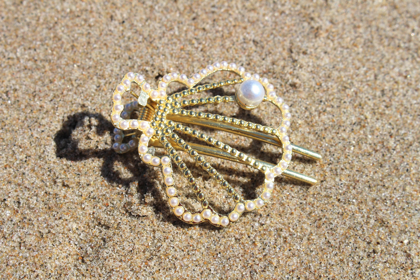 pearl shell clip